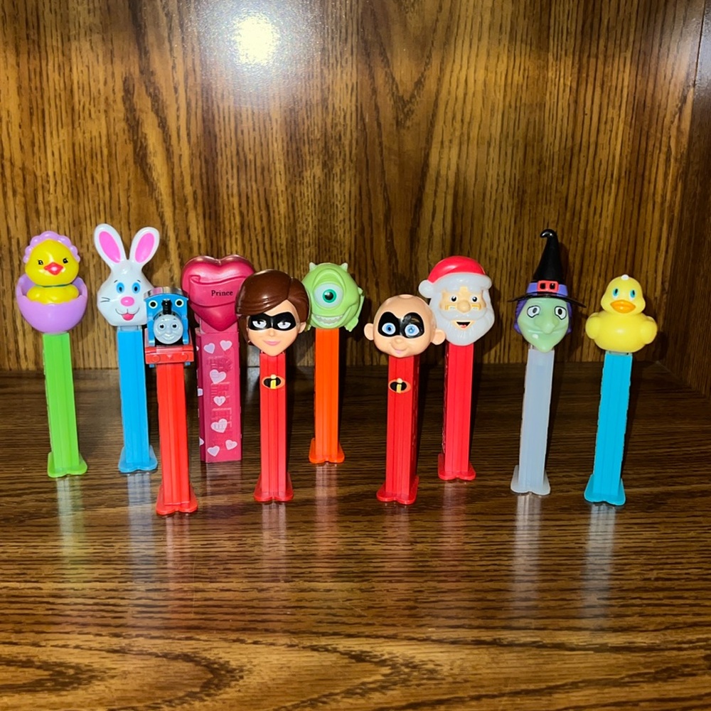 LOT of Pez Dispensers